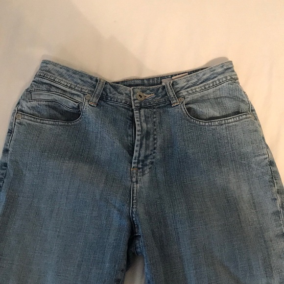 boot-leg jeans - Picture 2 of 3